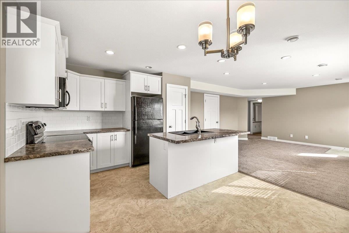 2261 Black Hawk Drive, Sparwood