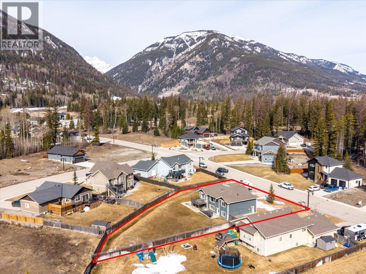 2261 Black Hawk Drive, Sparwood