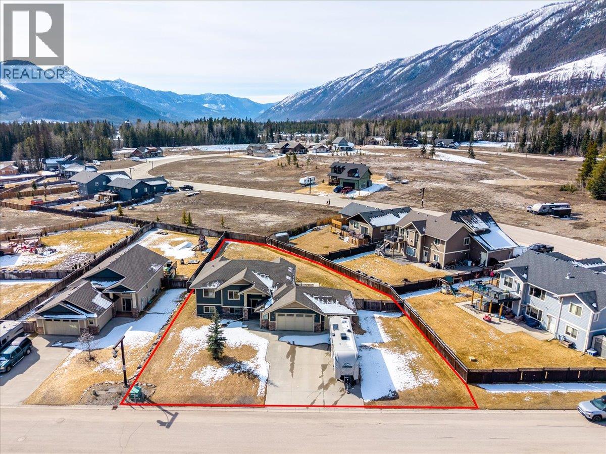 2261 Black Hawk Drive, Sparwood