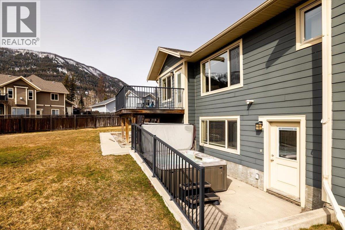 2261 Black Hawk Drive, Sparwood