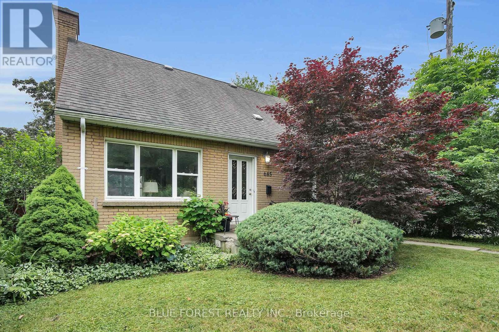 685 STRATHMEYER STREET - 1
