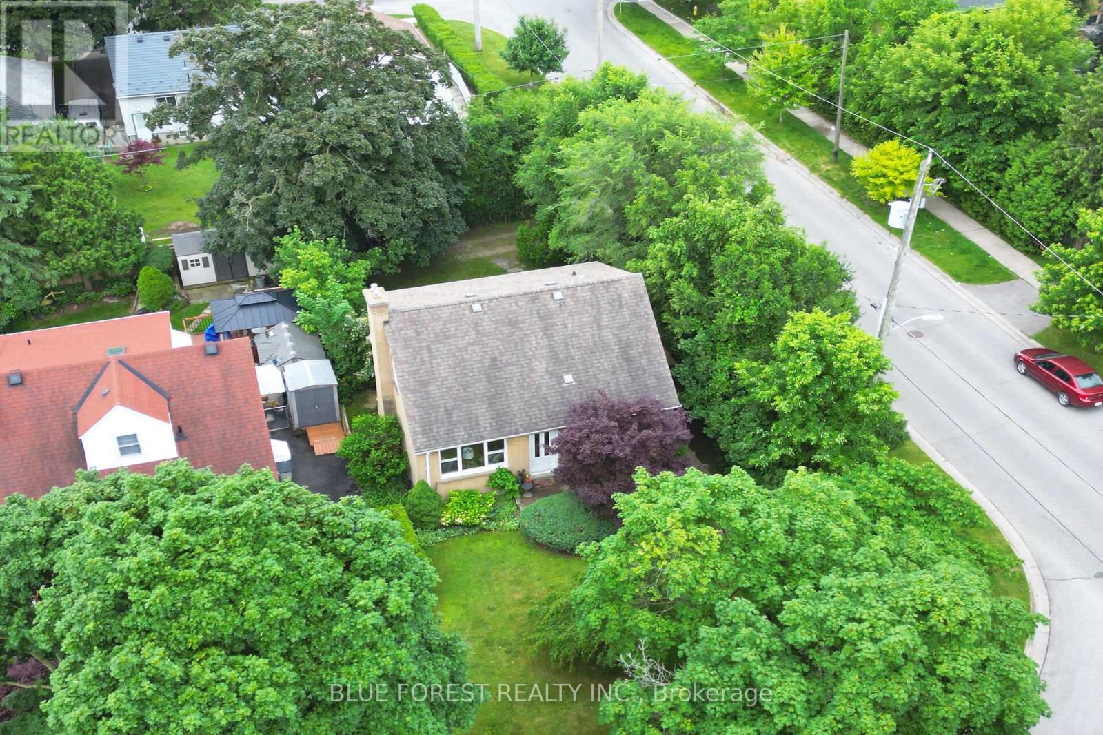 685 STRATHMEYER STREET - 2