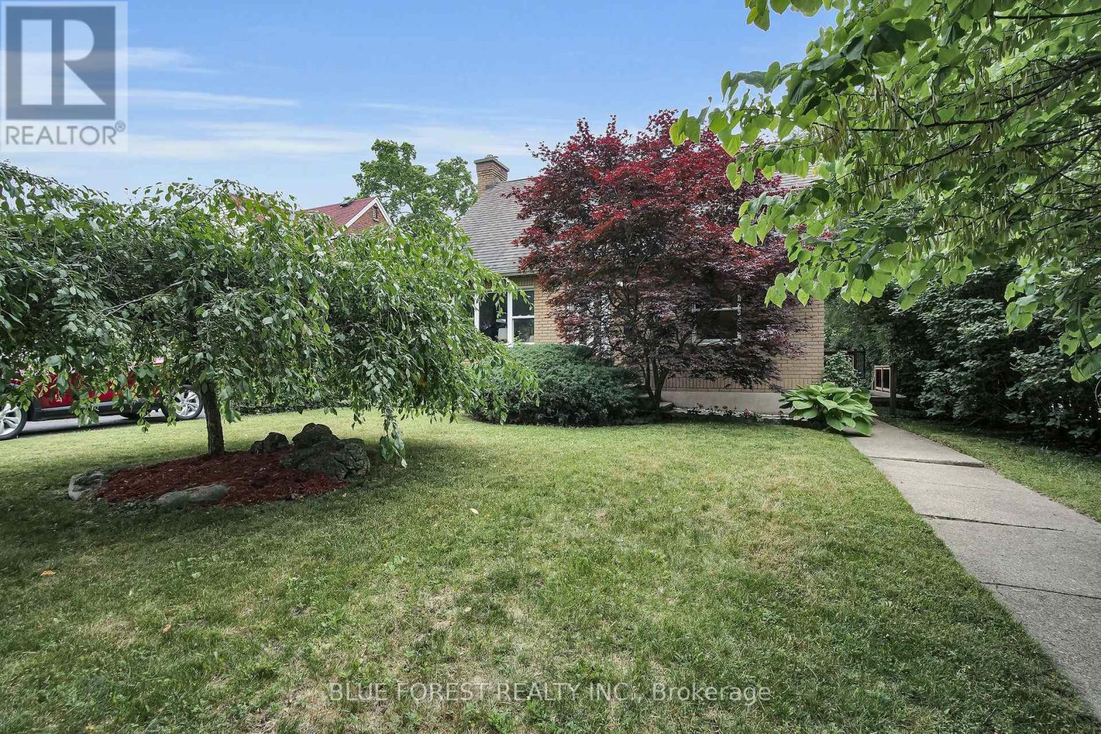 685 STRATHMEYER STREET - 3