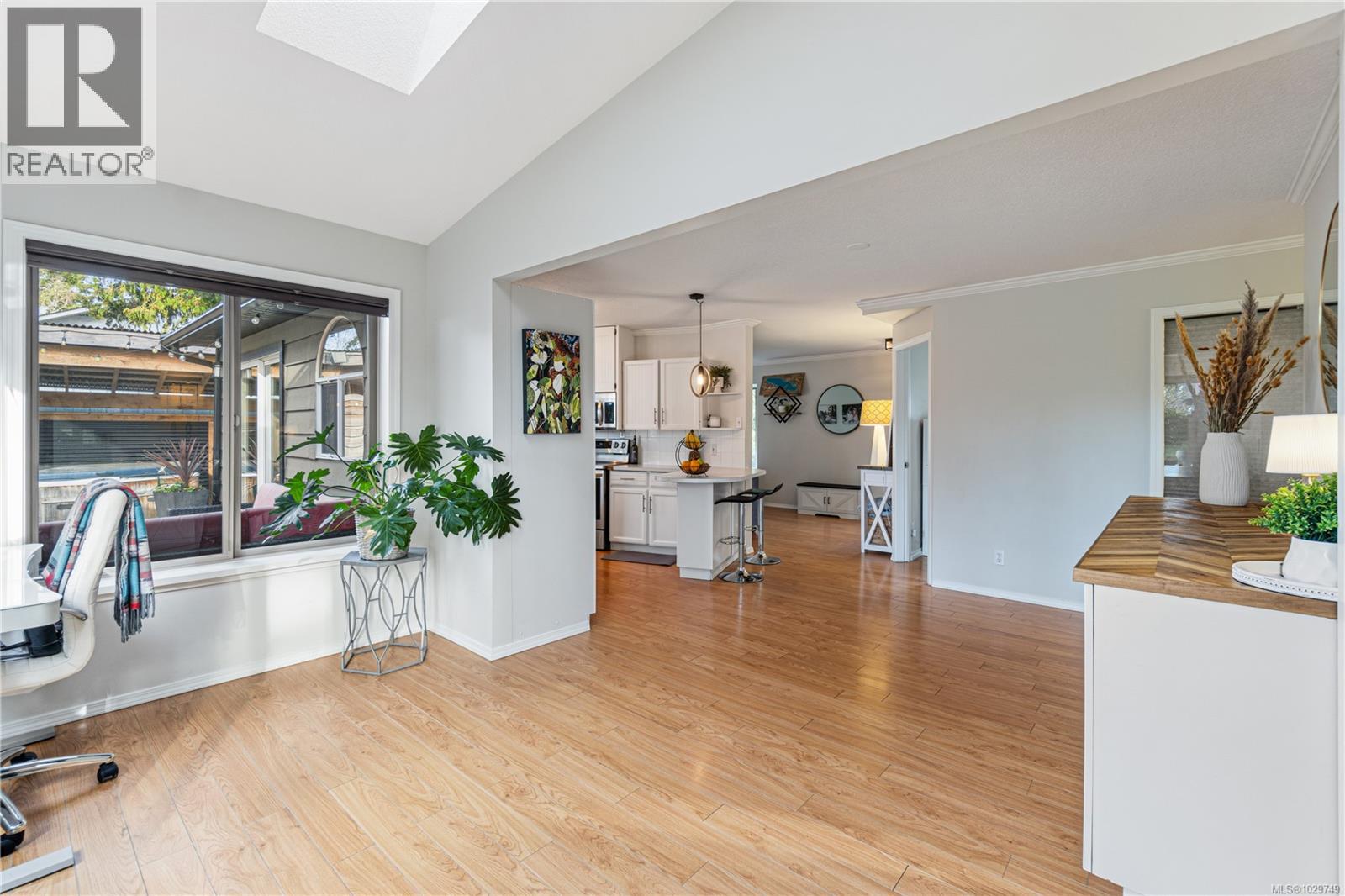 1474 PACIFIC CRES - 13