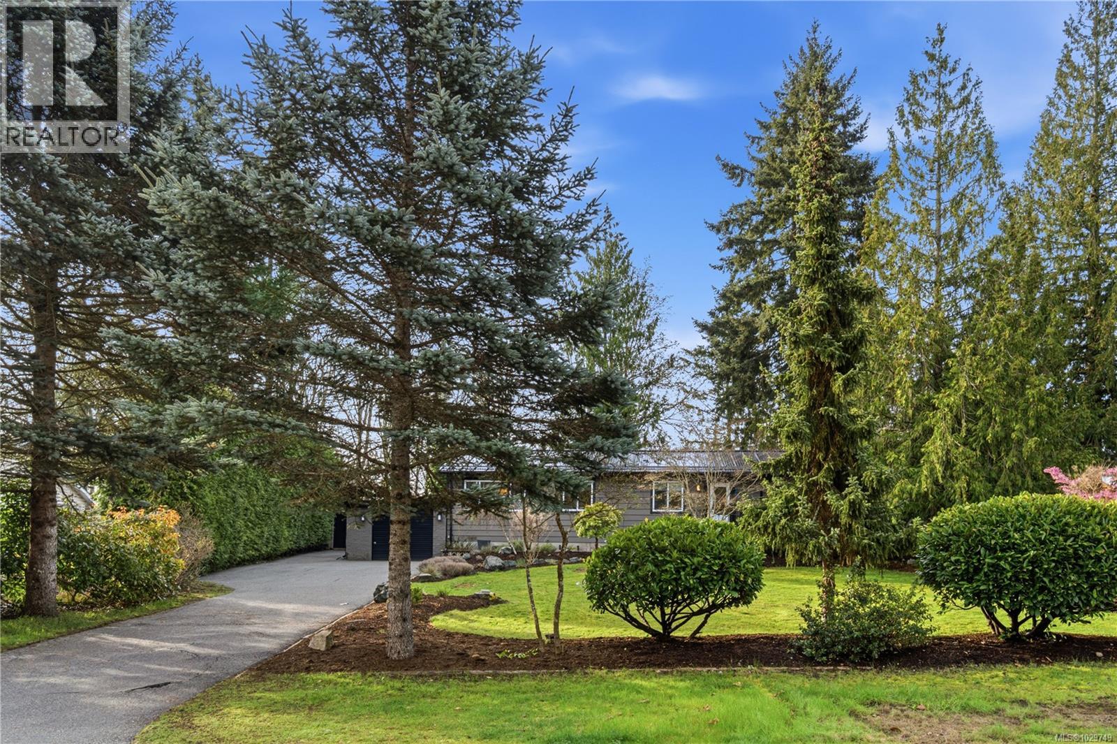 1474 PACIFIC CRES - Image 2