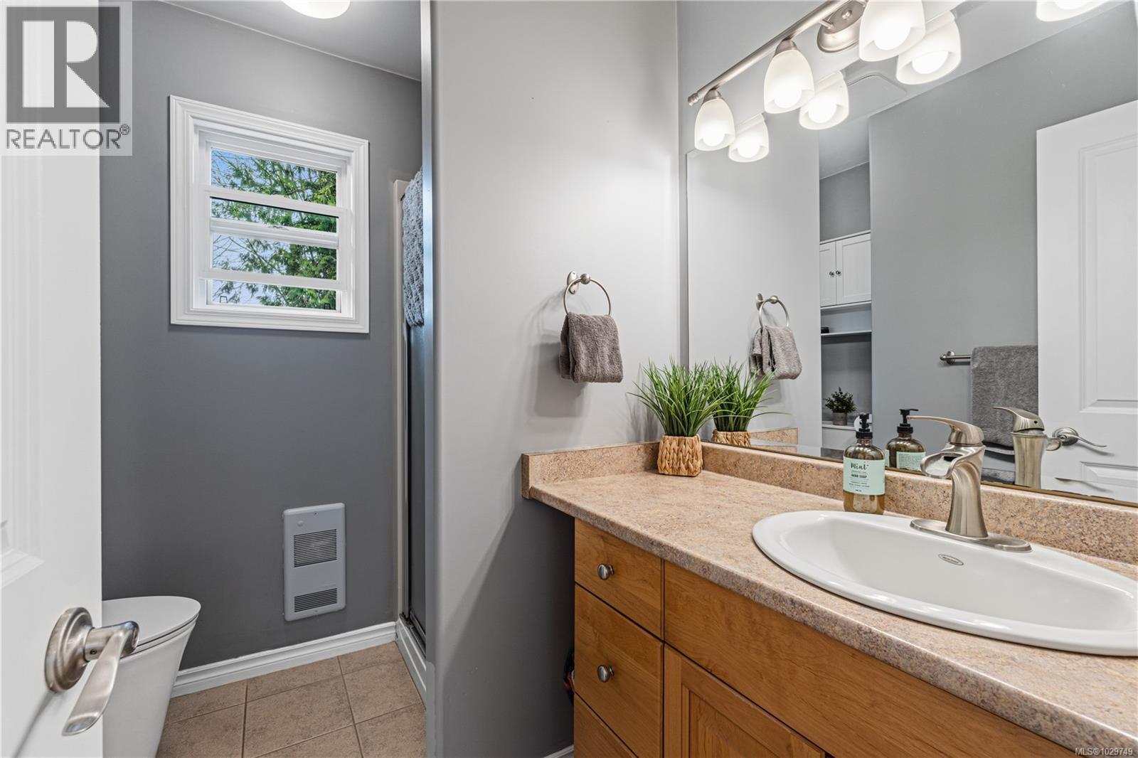 1474 PACIFIC CRES - 24