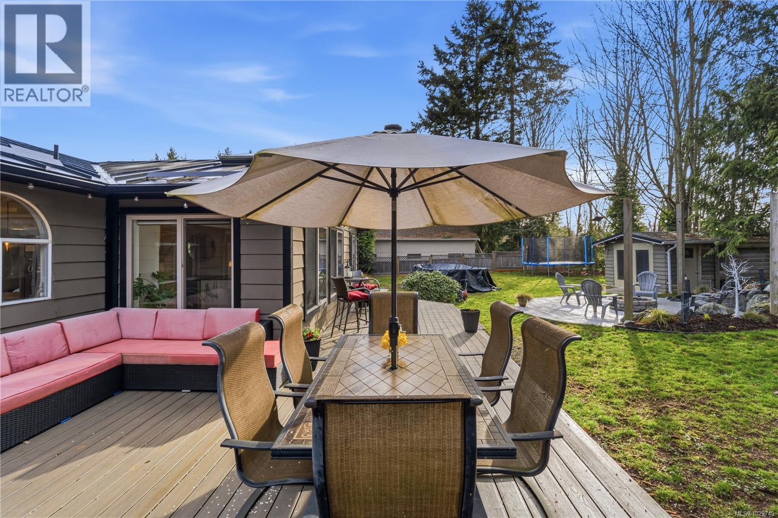 1474 PACIFIC CRES - 34