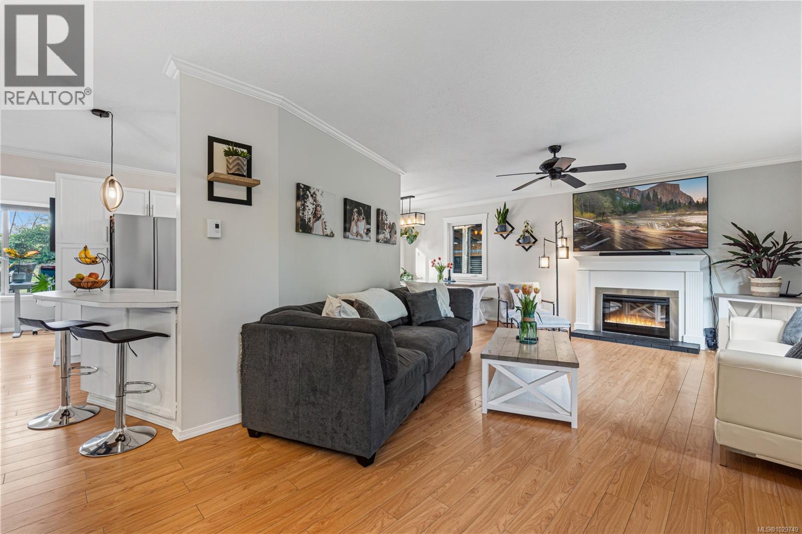 1474 PACIFIC CRES - 5