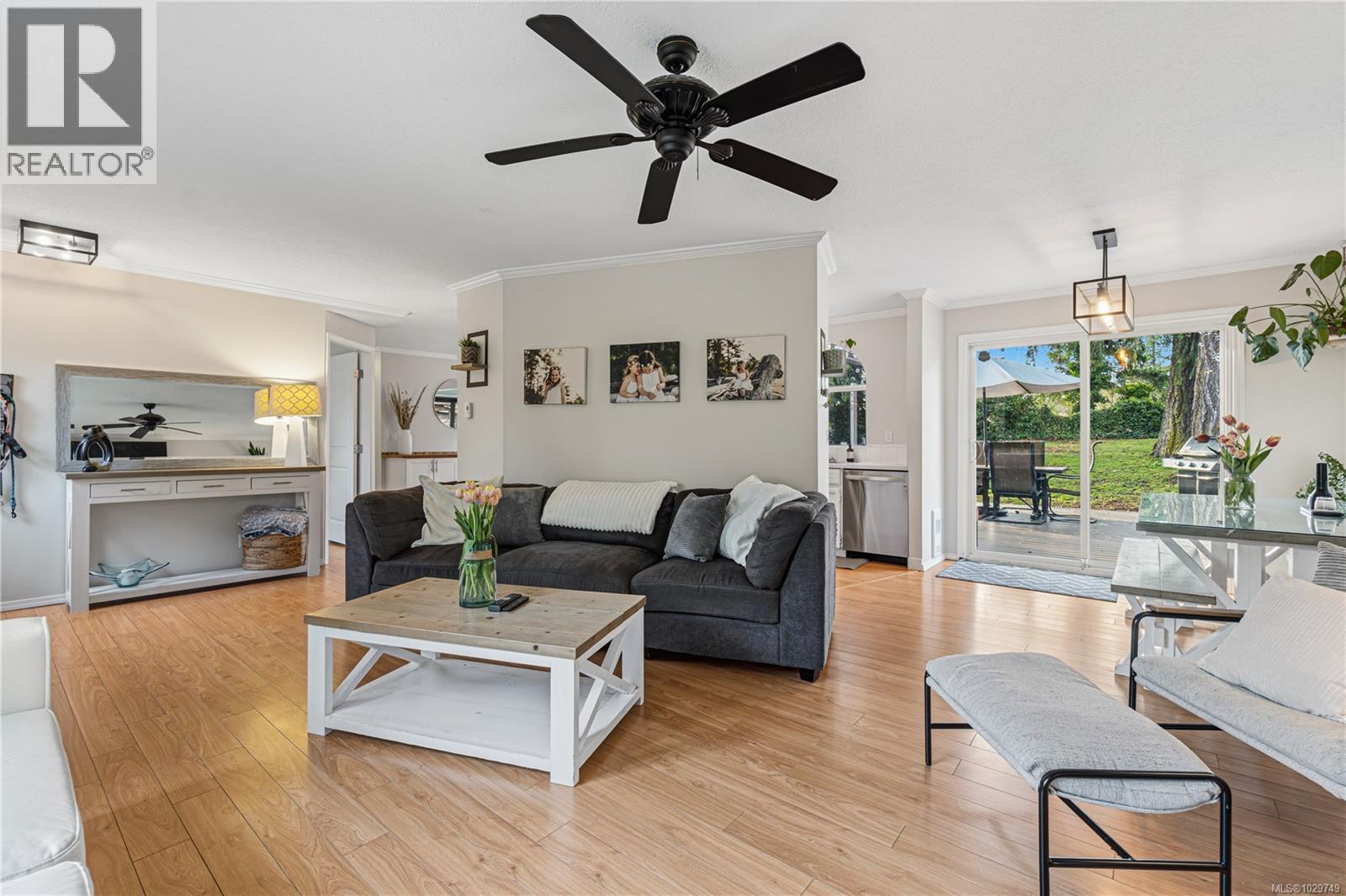 1474 PACIFIC CRES - 6