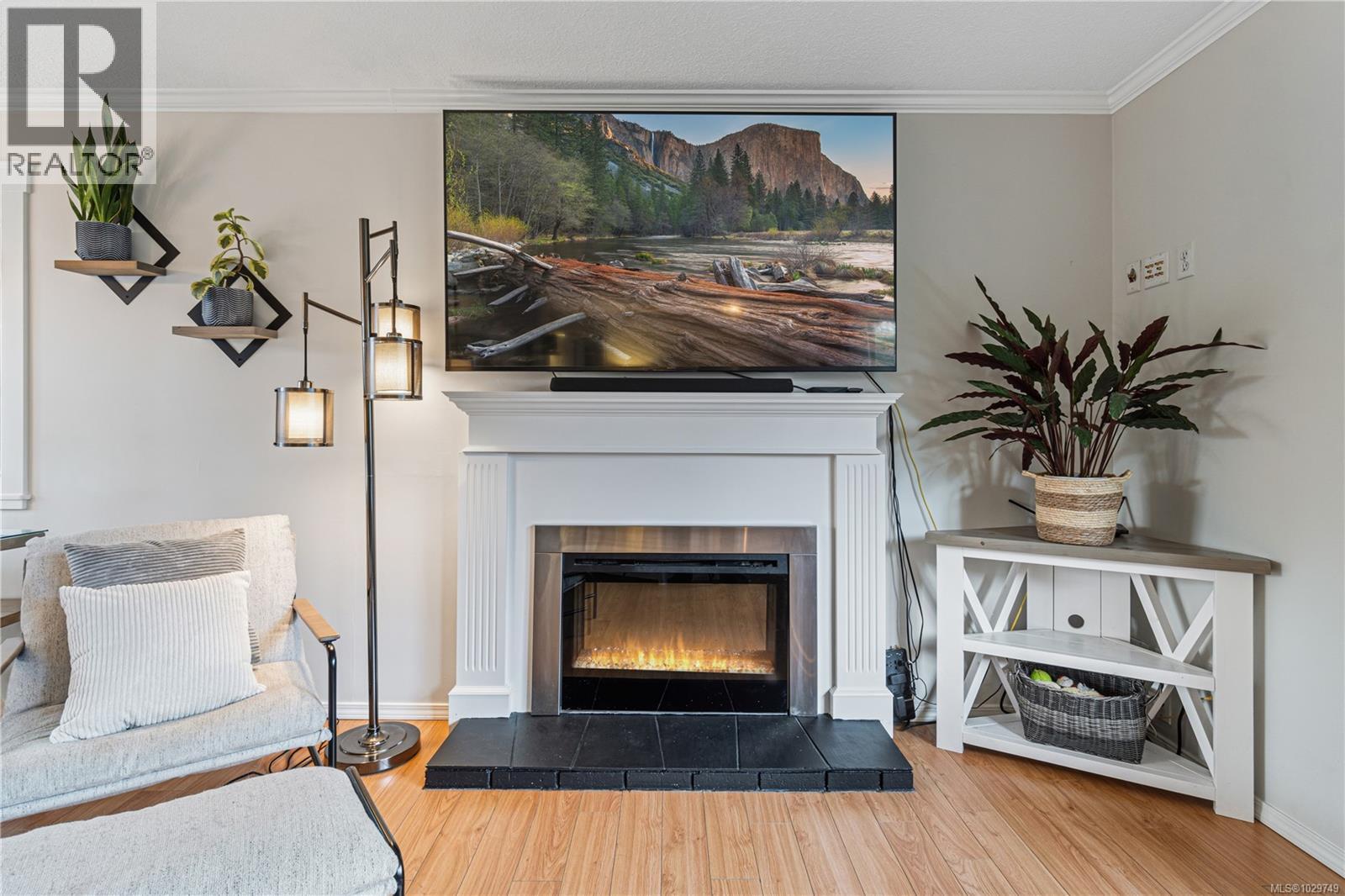 1474 PACIFIC CRES - 7