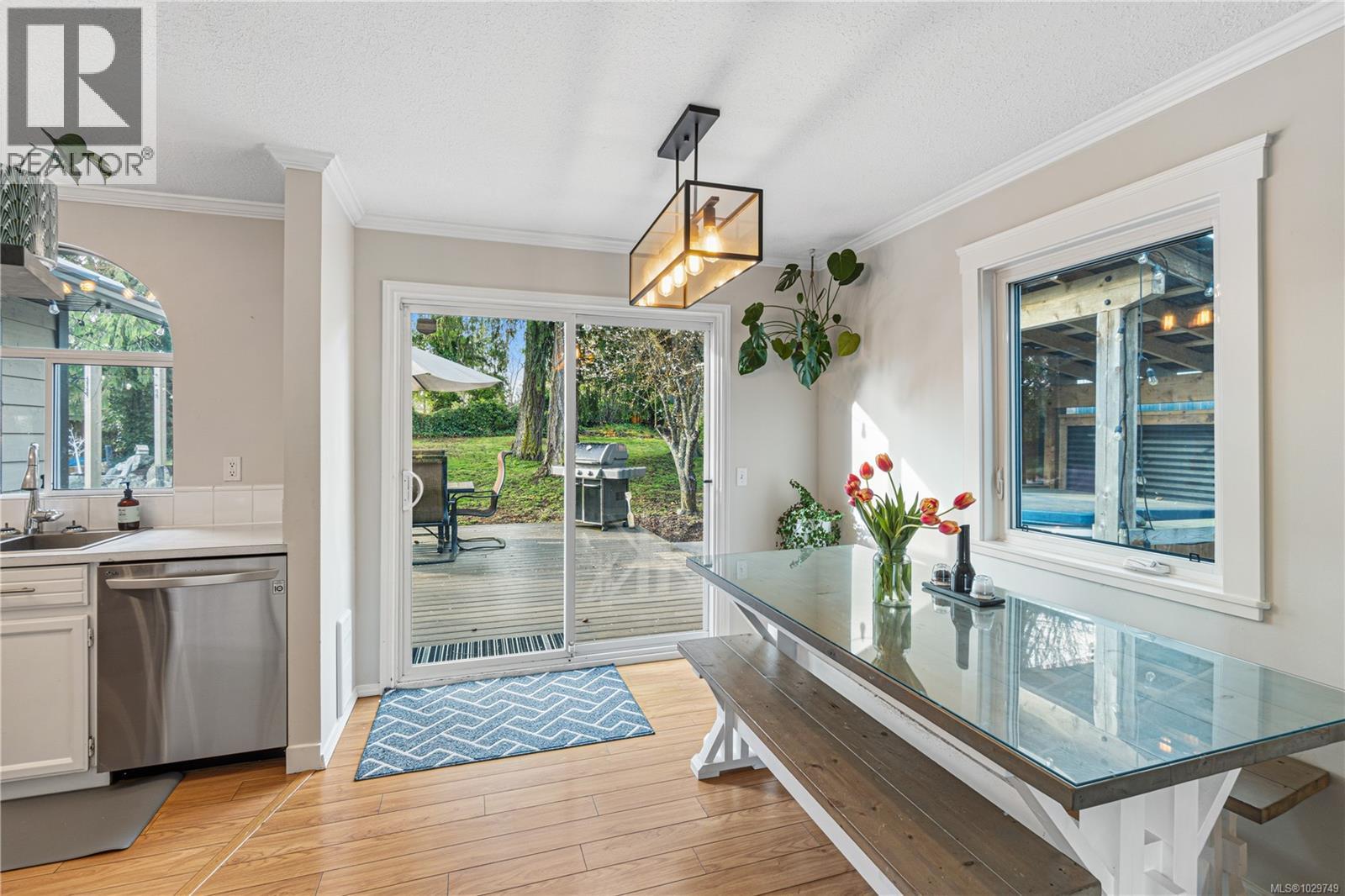 1474 PACIFIC CRES - 9