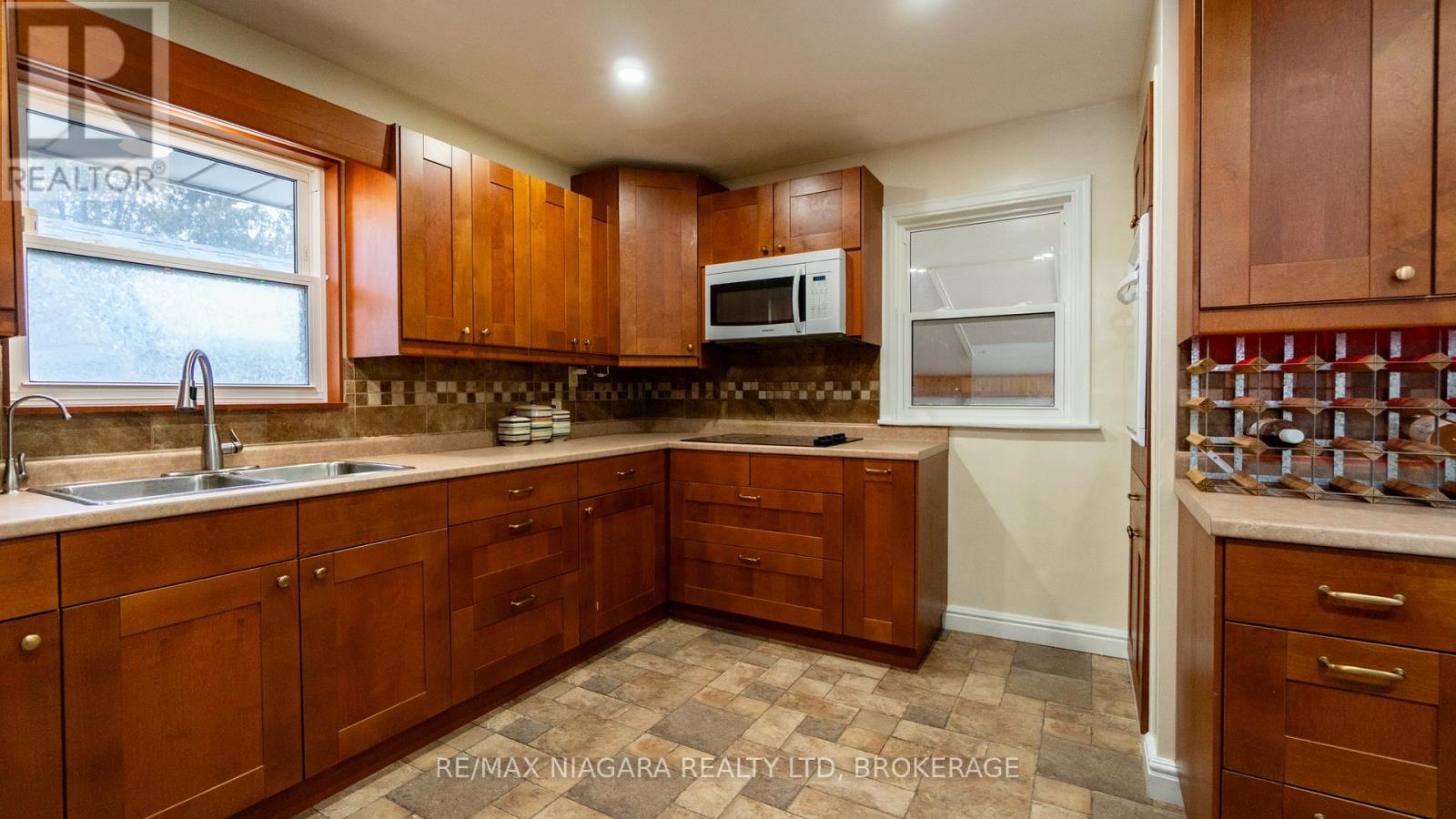 6543 ST. JOHN STREET - 8