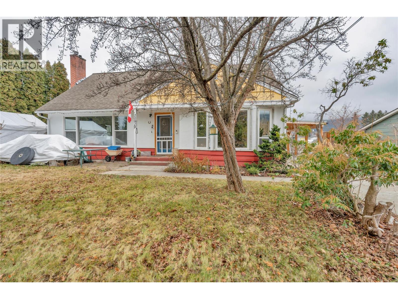  10919 Acland Street, Summerland