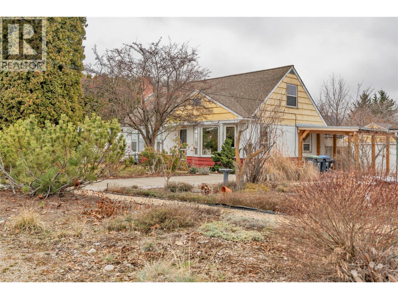 10919 Acland Street, Summerland