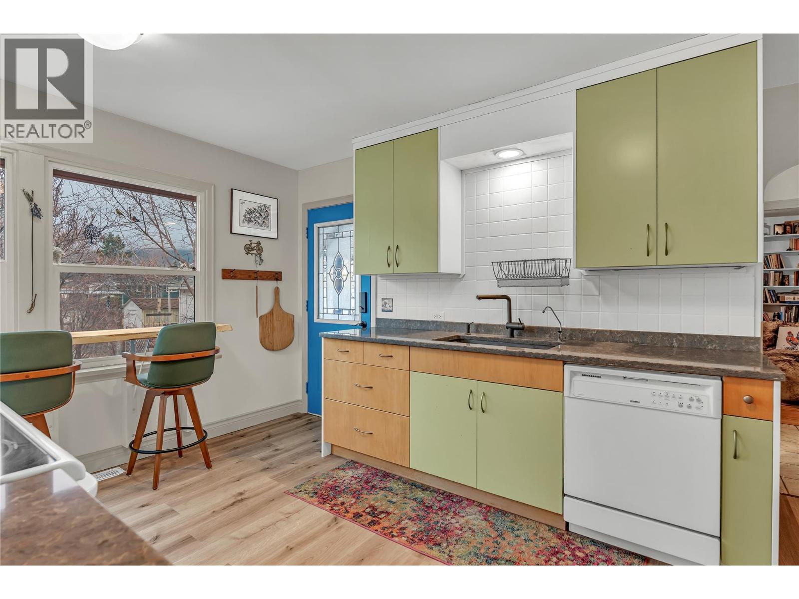 10919 Acland Street, Summerland