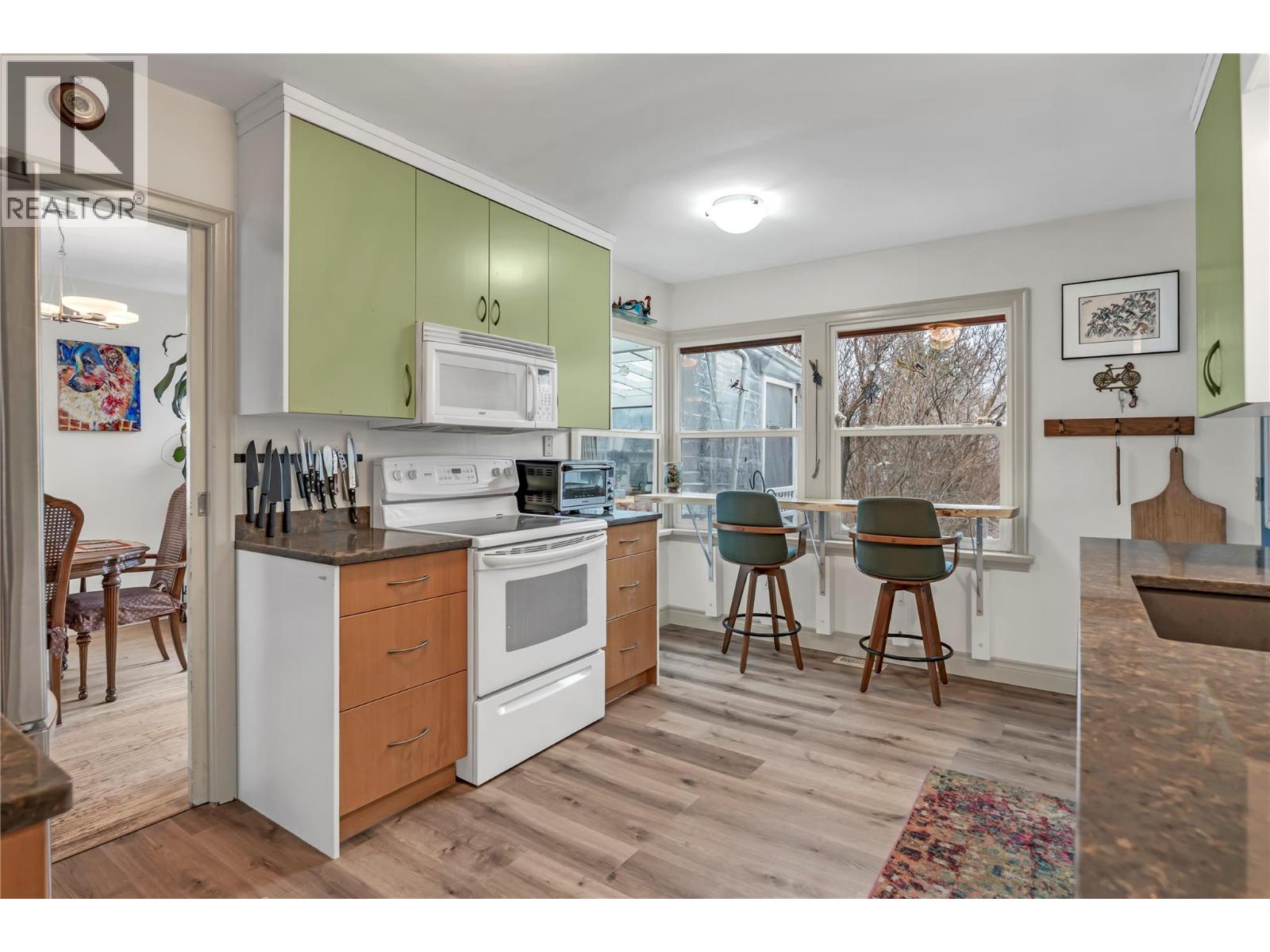 10919 Acland Street, Summerland