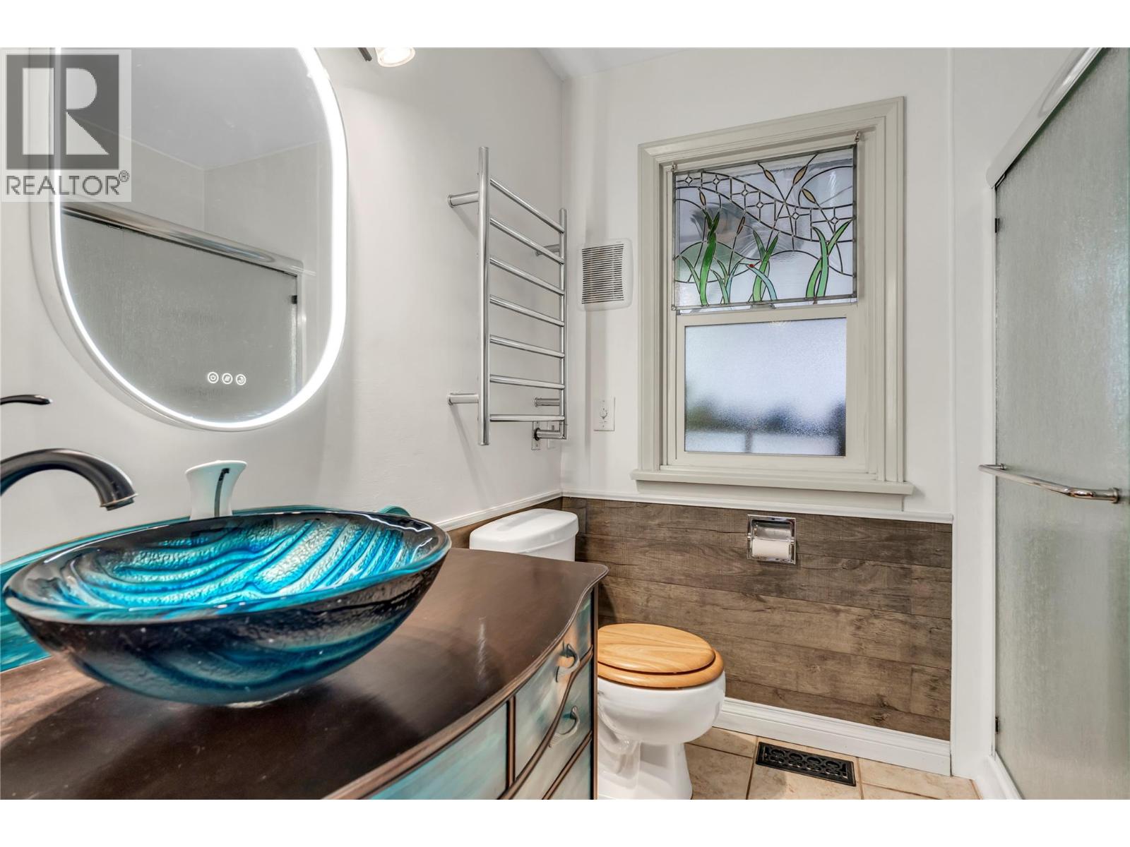 10919 Acland Street, Summerland