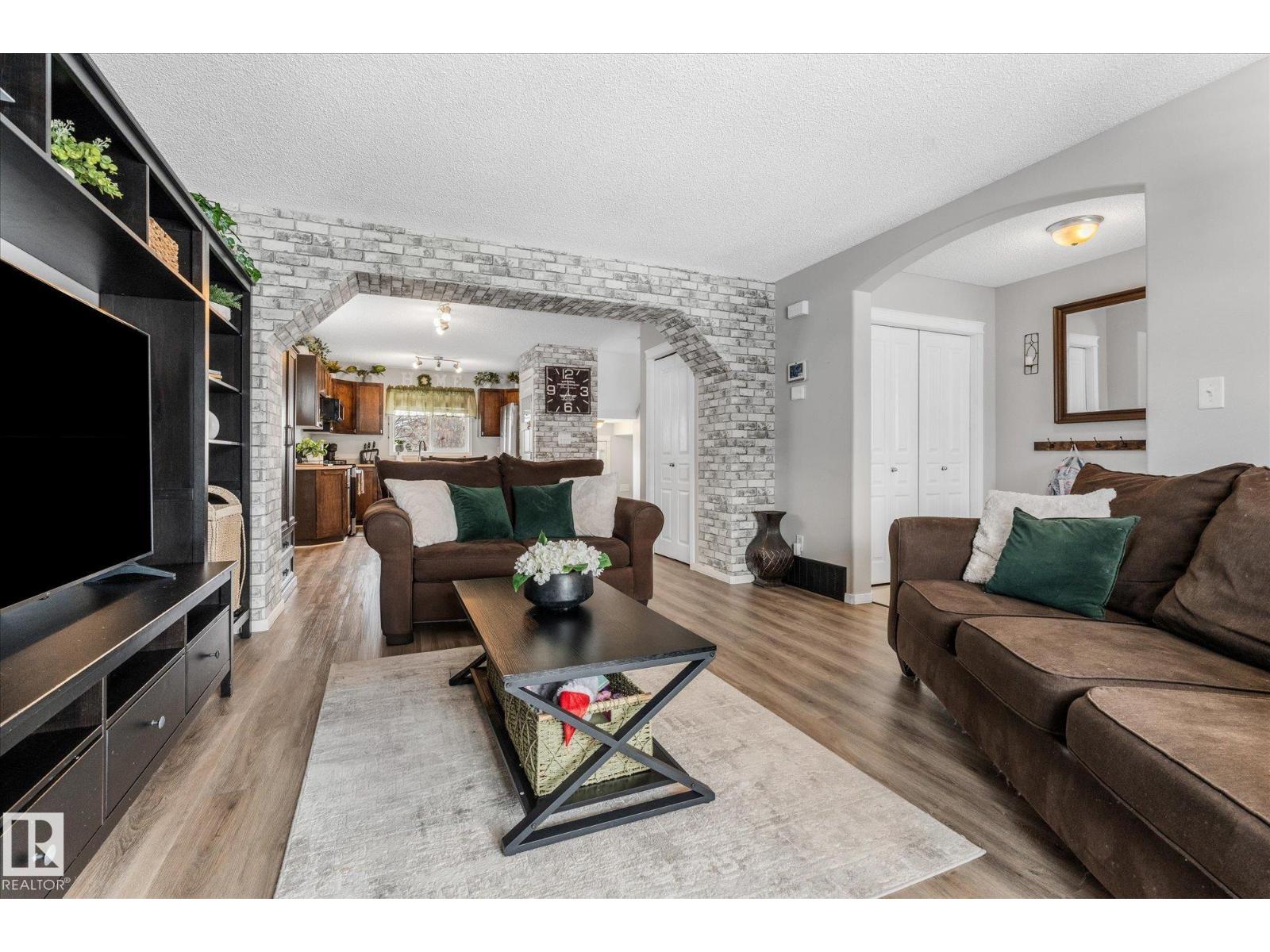 34 VAUGHN AV, Spruce Grove