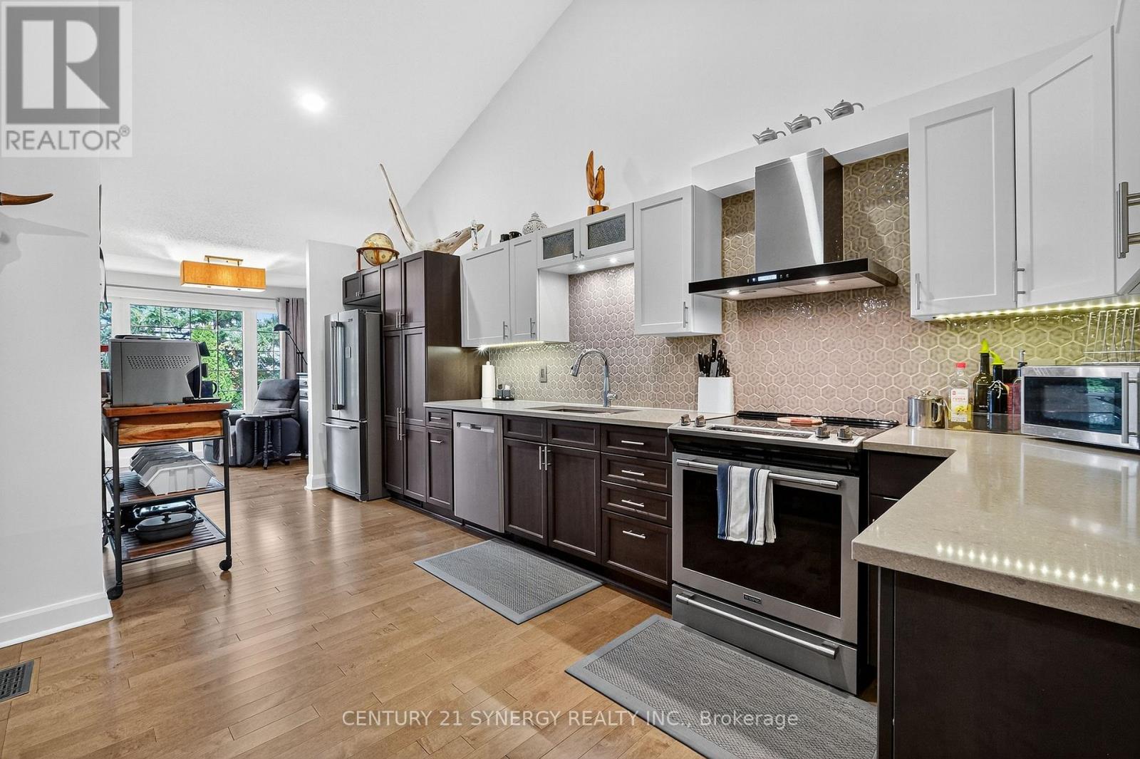 47 - 18 OYSTER BAY COURT — photo 24