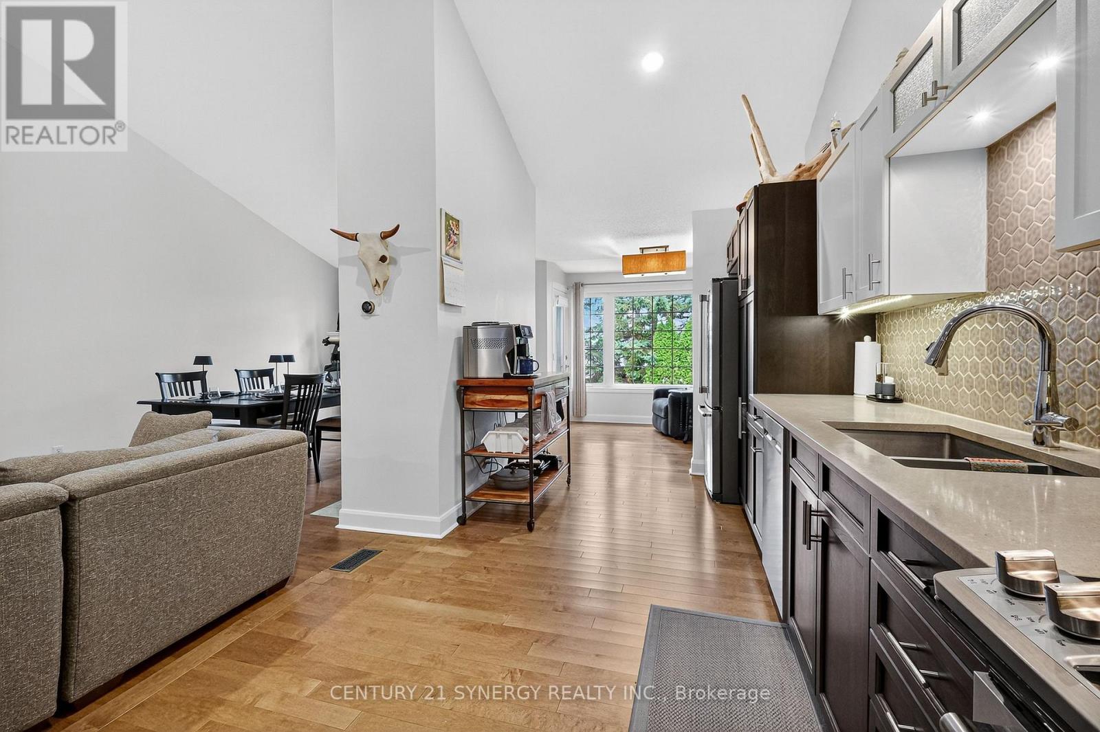 47 - 18 OYSTER BAY COURT — photo 27