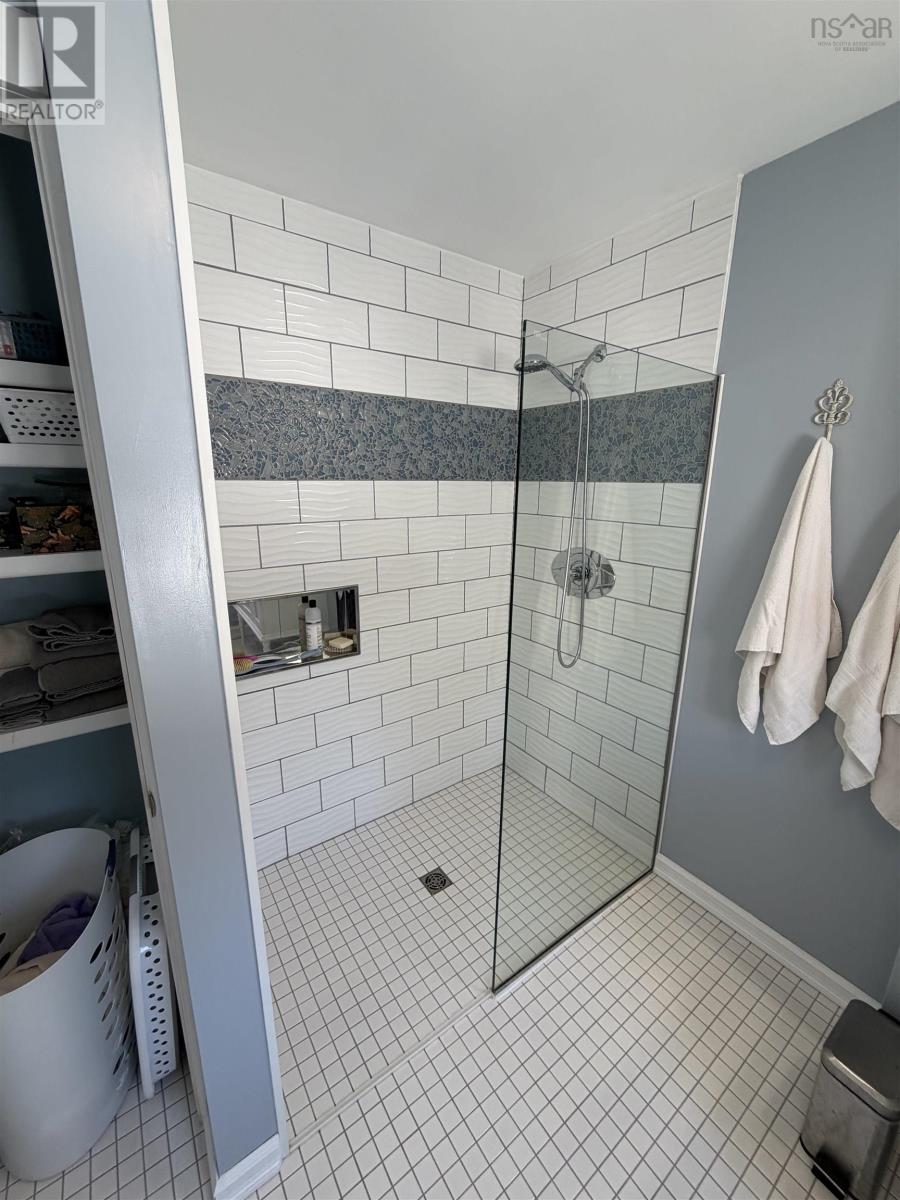 Property 46 of 50 of 99 Cross Road