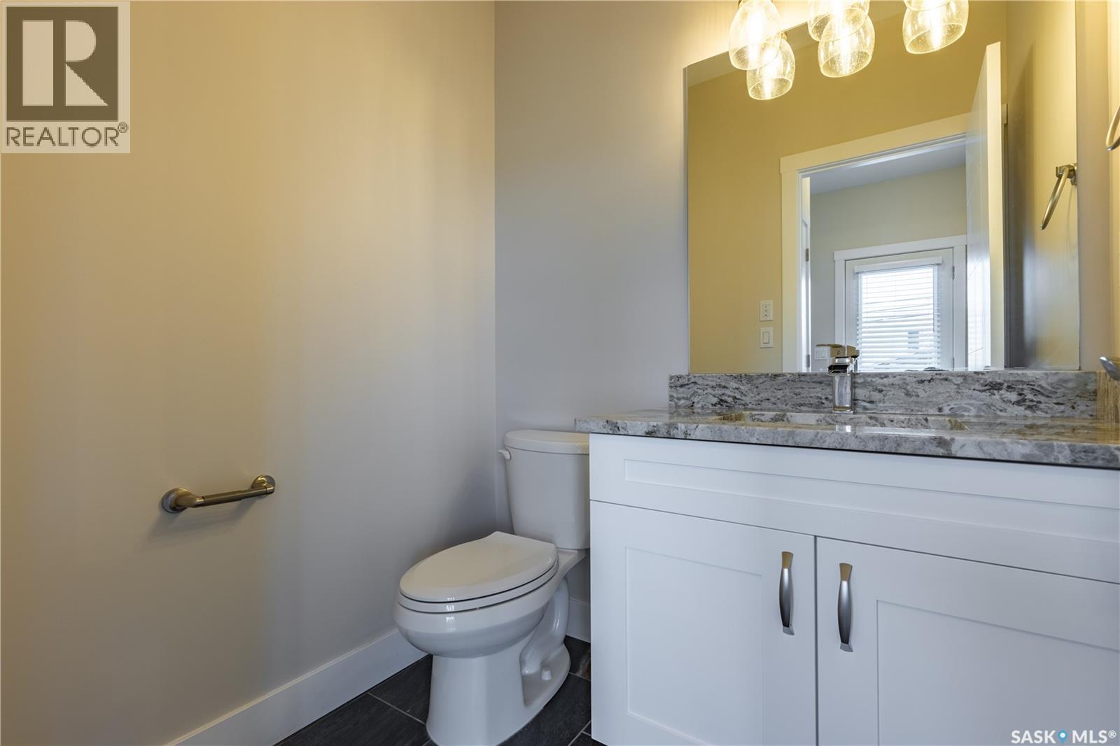 1037 7TH STREET E - 15