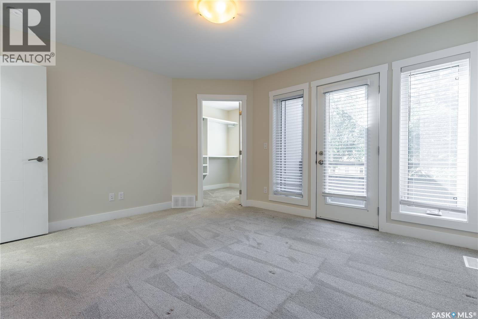 1037 7TH STREET E - 25