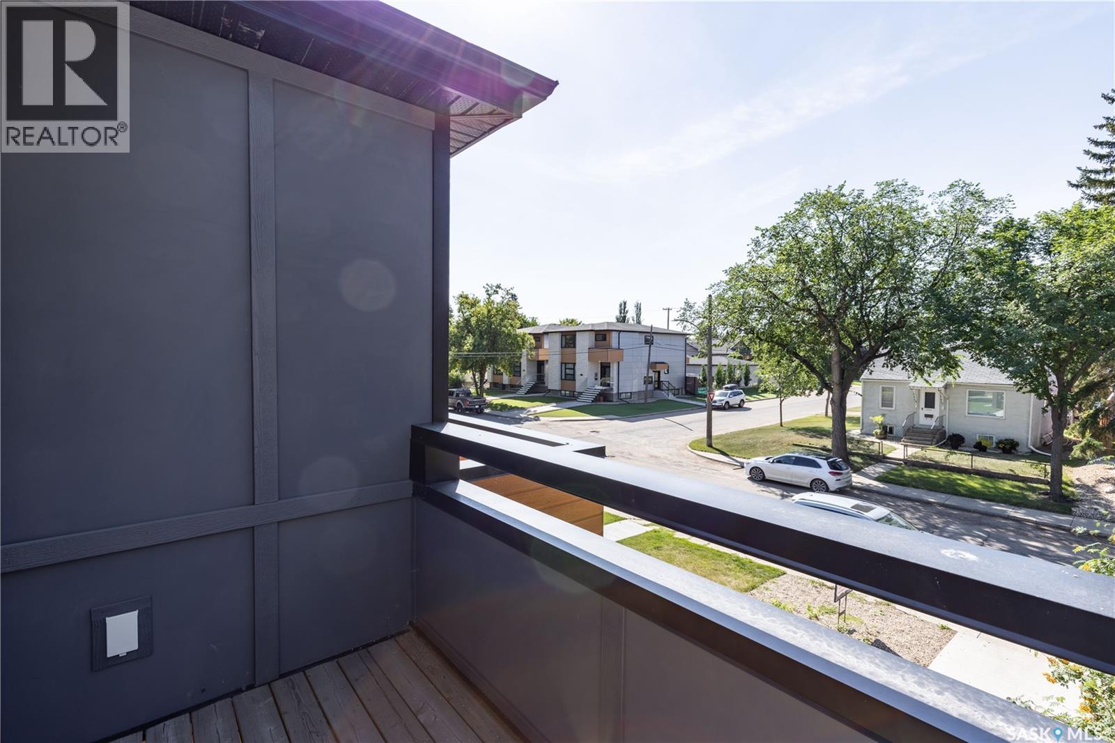 1037 7TH STREET E - 32