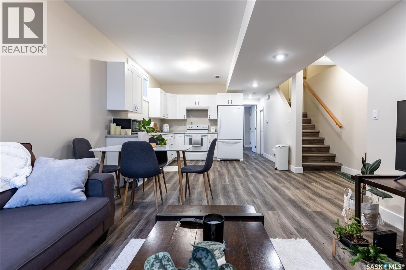 1037 7TH STREET E - 36