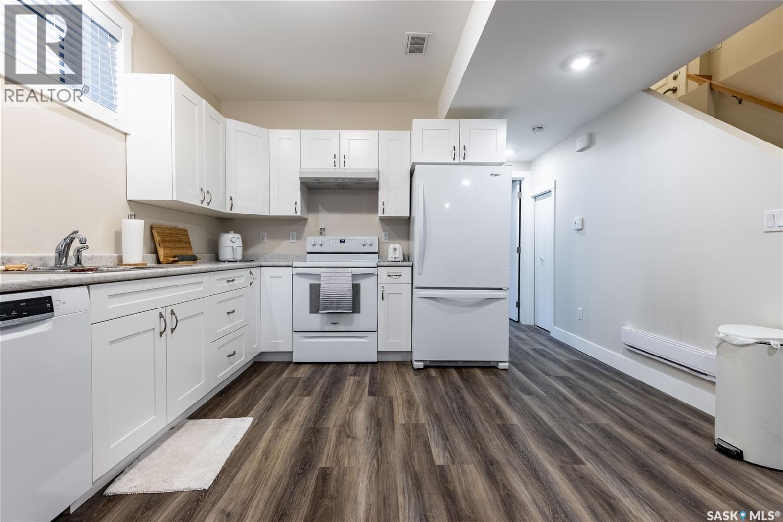 1037 7TH STREET E - 39