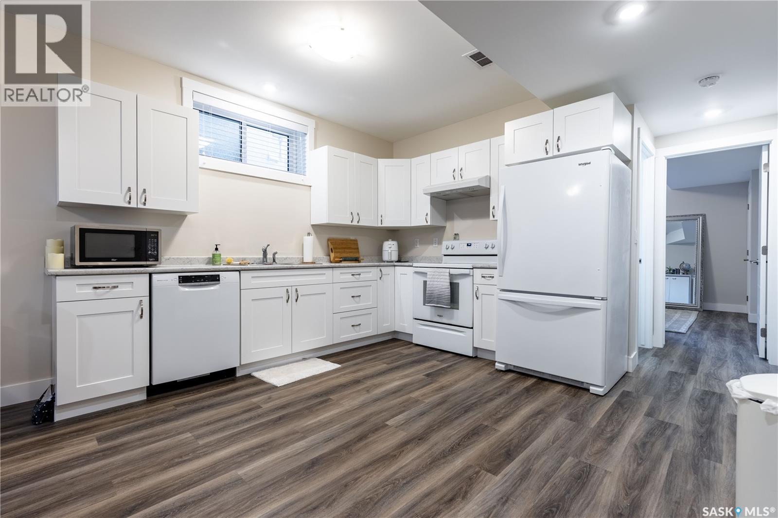 1037 7TH STREET E - 40