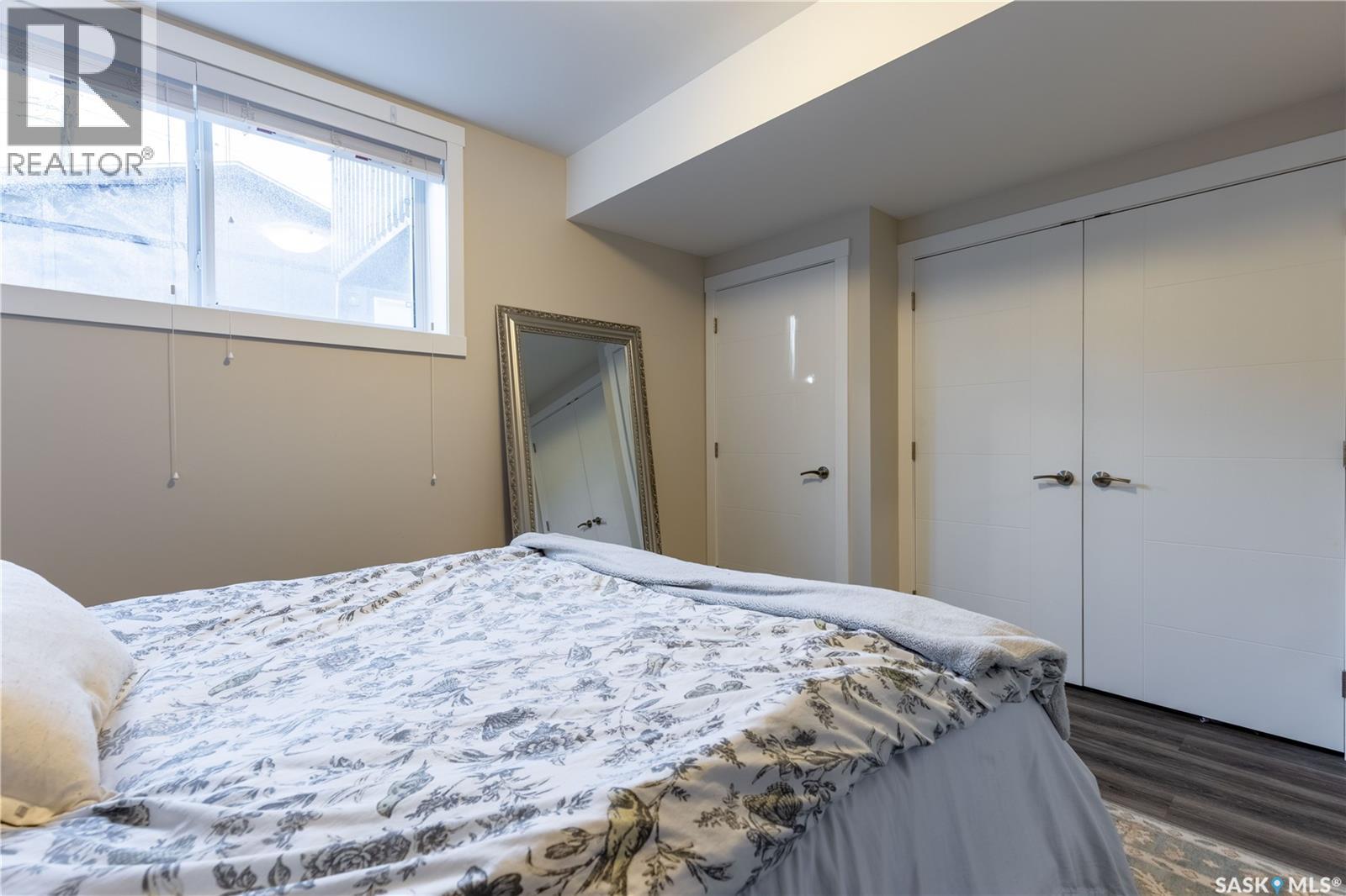 1037 7TH STREET E - 45