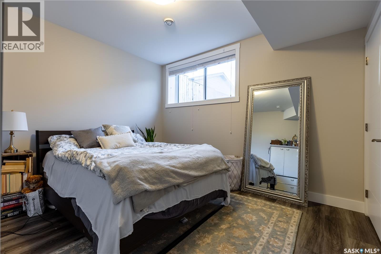 1037 7TH STREET E - 46