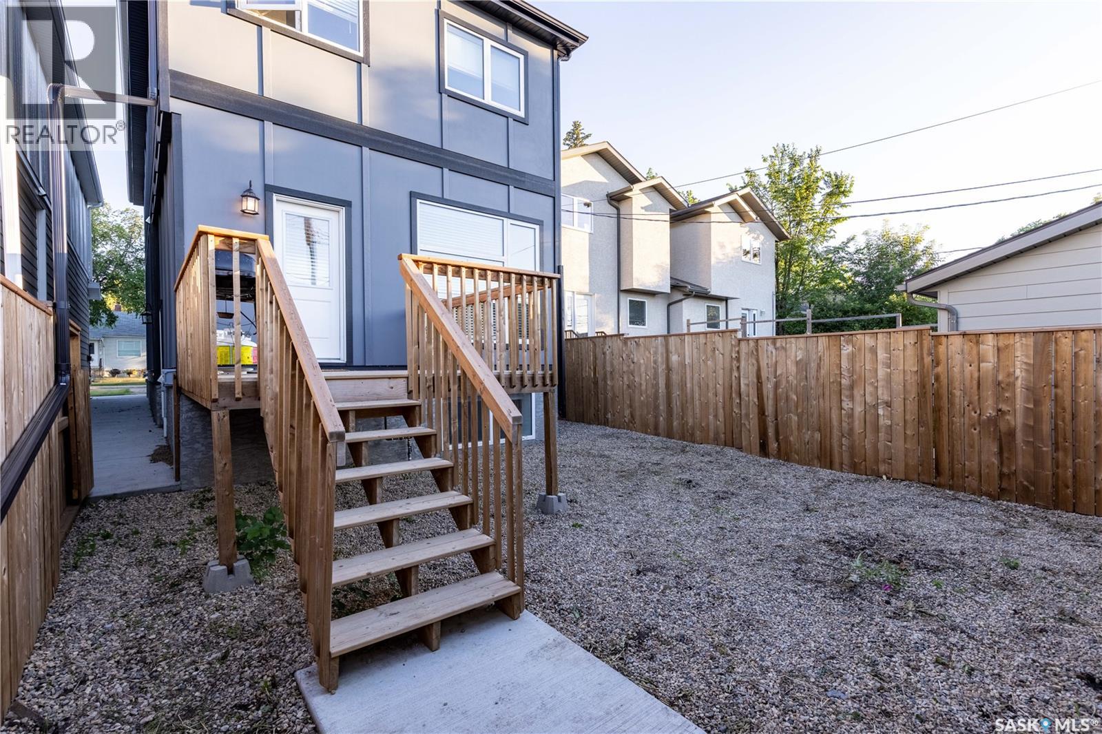 1037 7TH STREET E - 47