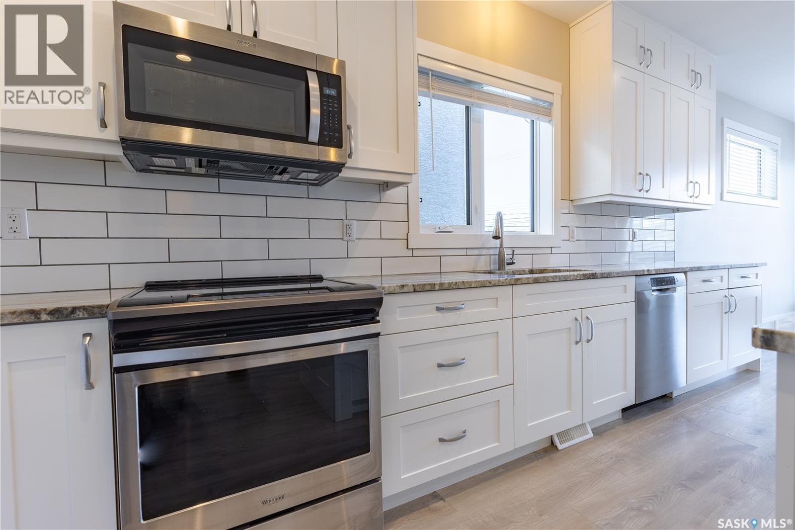 1037 7TH STREET E - 6