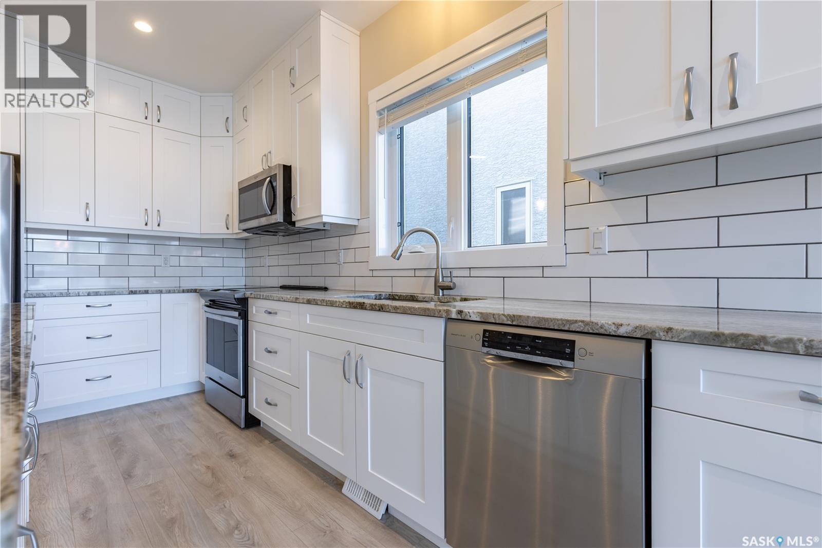 1037 7TH STREET E - 8