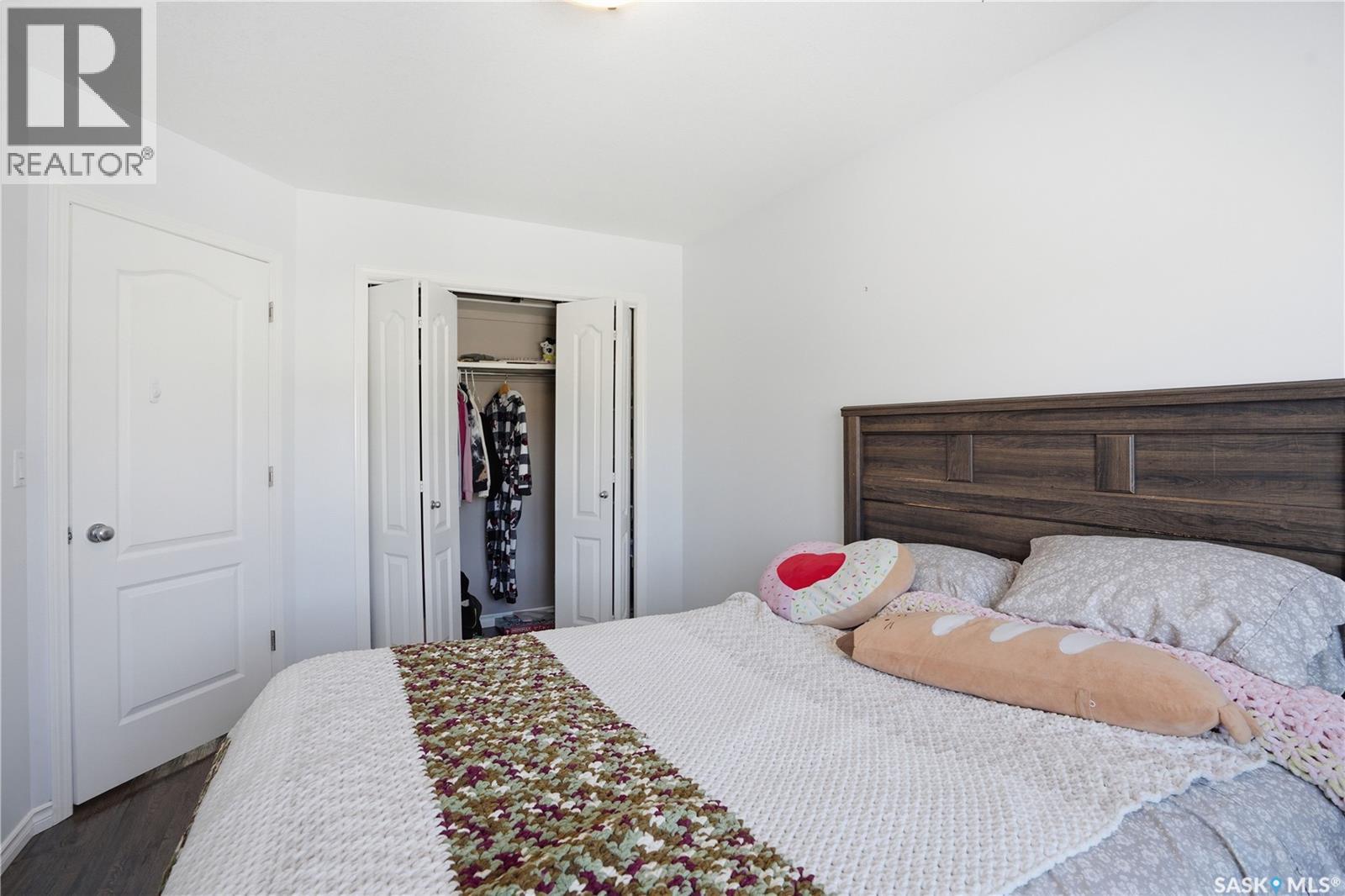 #137 445 BAYFIELD CRESCENT - 21