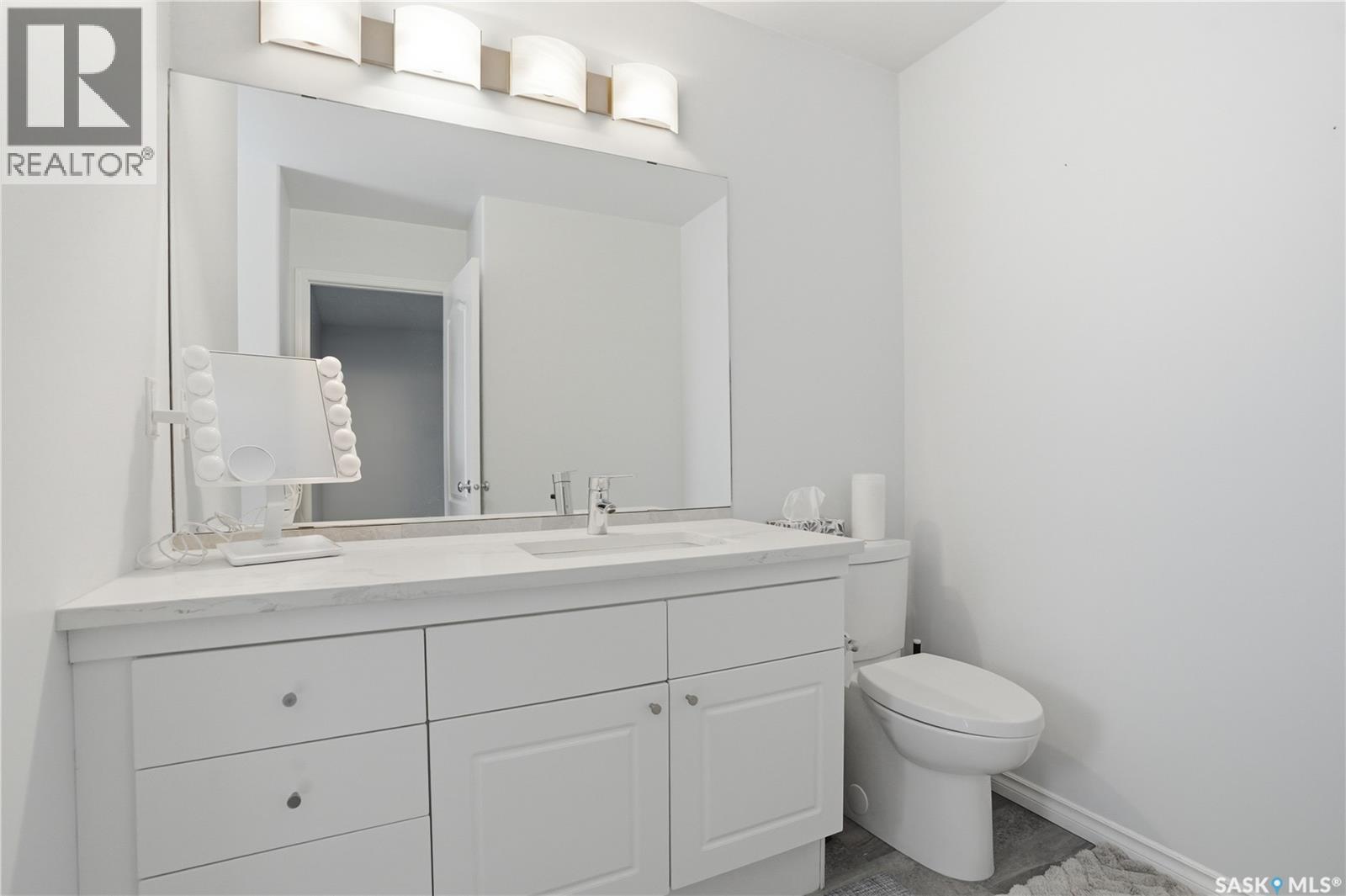 #137 445 BAYFIELD CRESCENT - 25