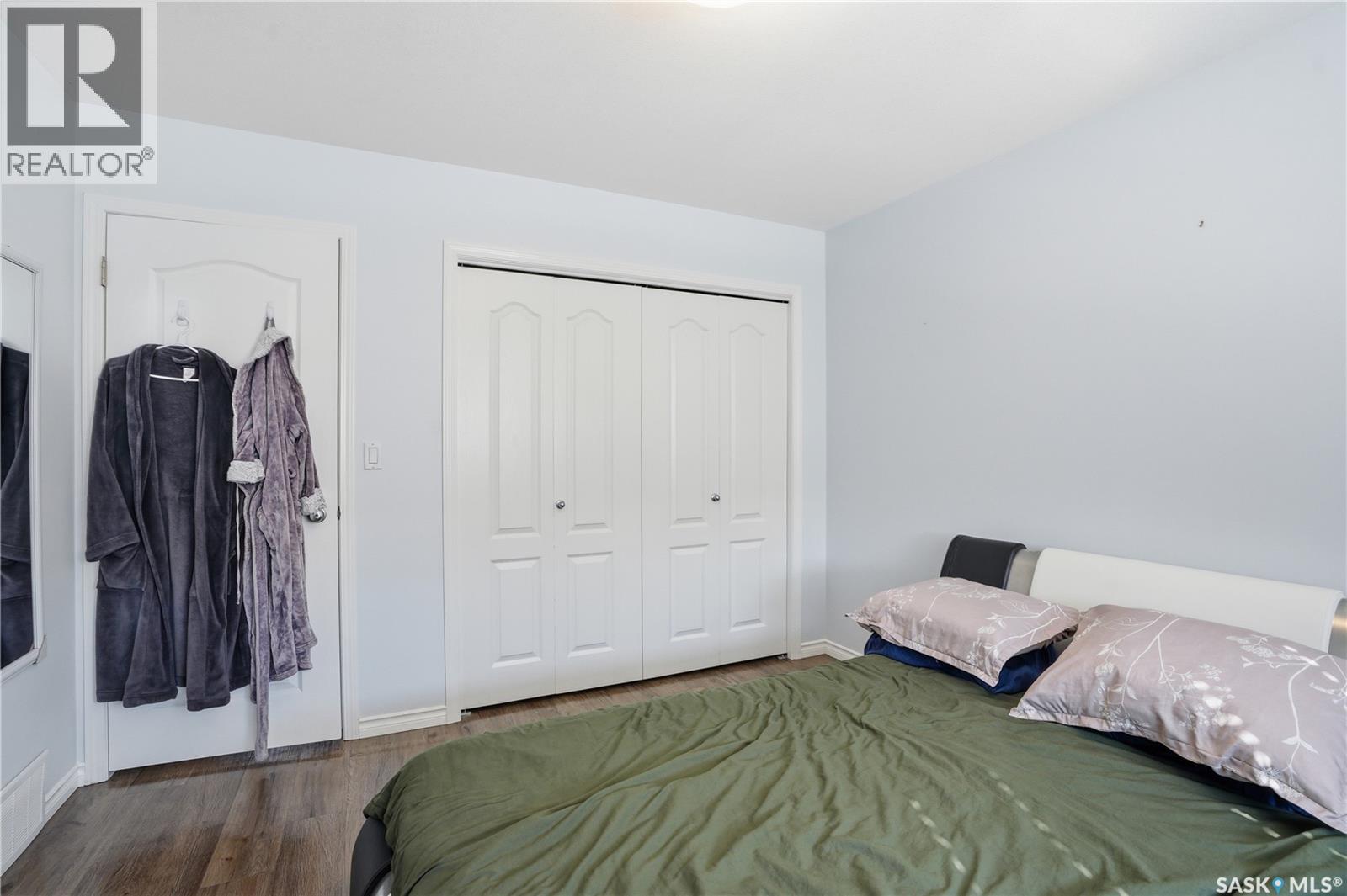 #137 445 BAYFIELD CRESCENT - 27