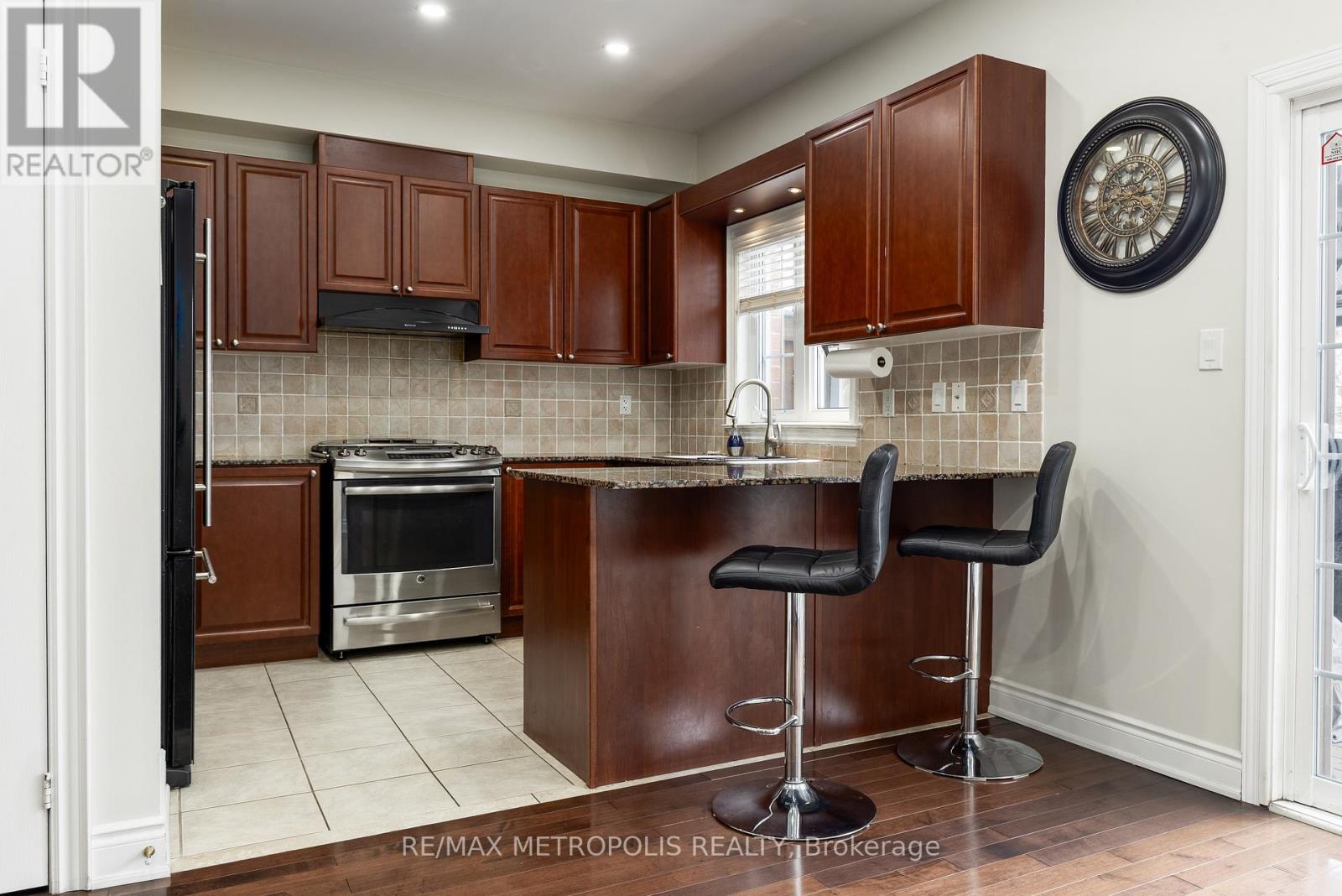 10 GEORGE BOGG ROAD - 11