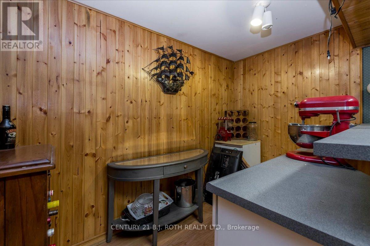 4049 BAYVIEW AVENUE - 19