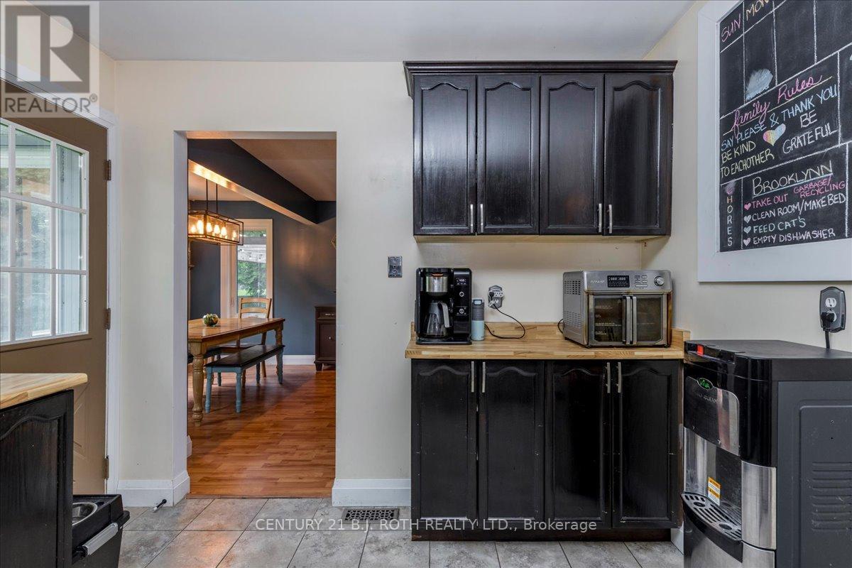 4049 BAYVIEW AVENUE - 9