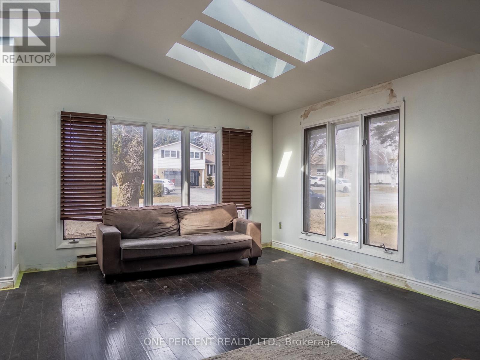 100 MONTROSE ROAD - 4