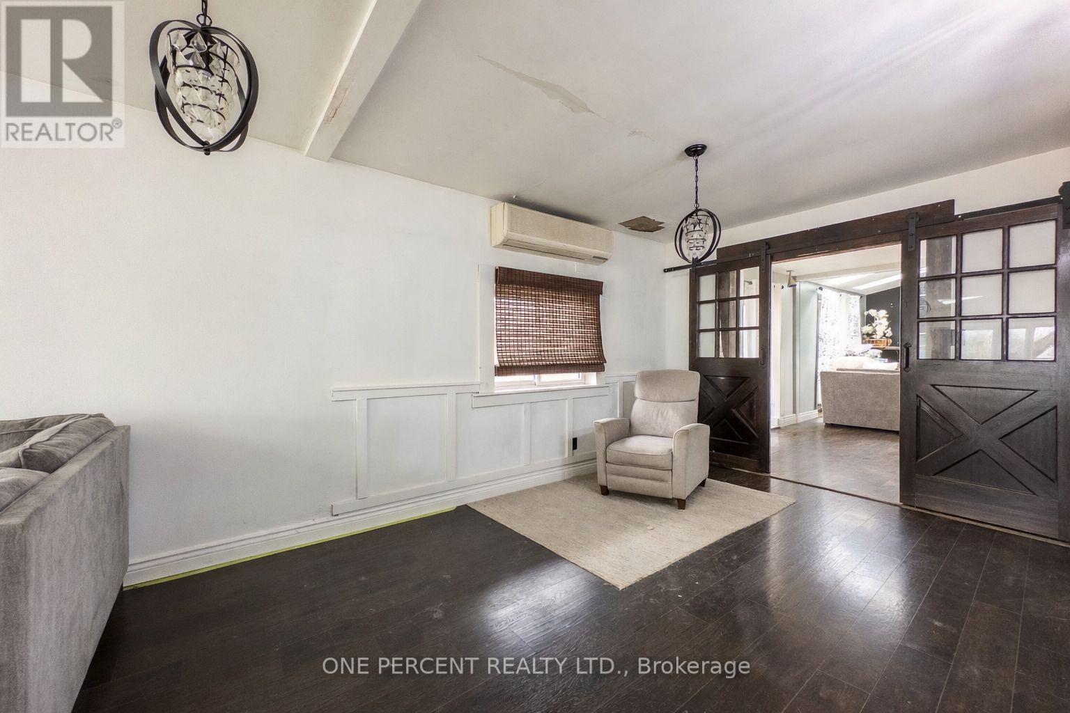 100 MONTROSE ROAD - 5