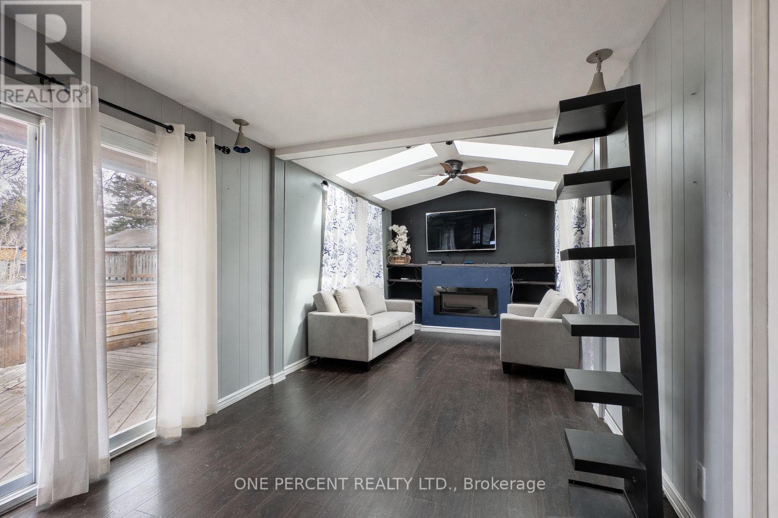 100 MONTROSE ROAD - 6