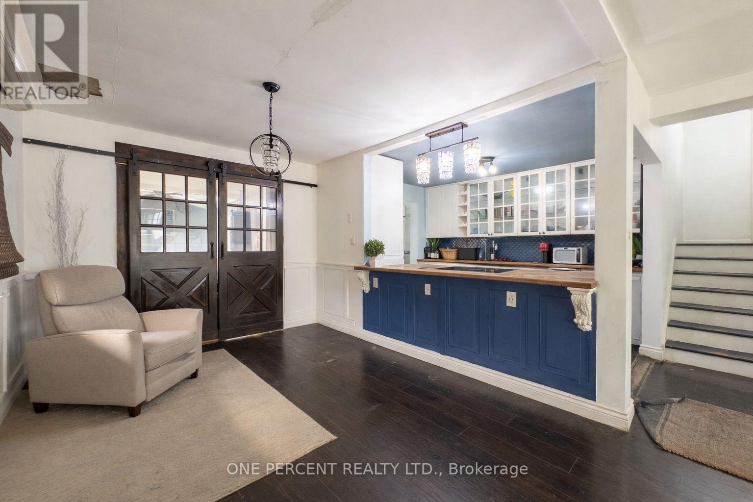 100 MONTROSE ROAD - 7