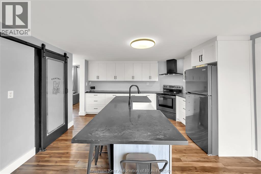 87 Erie STREET - 17