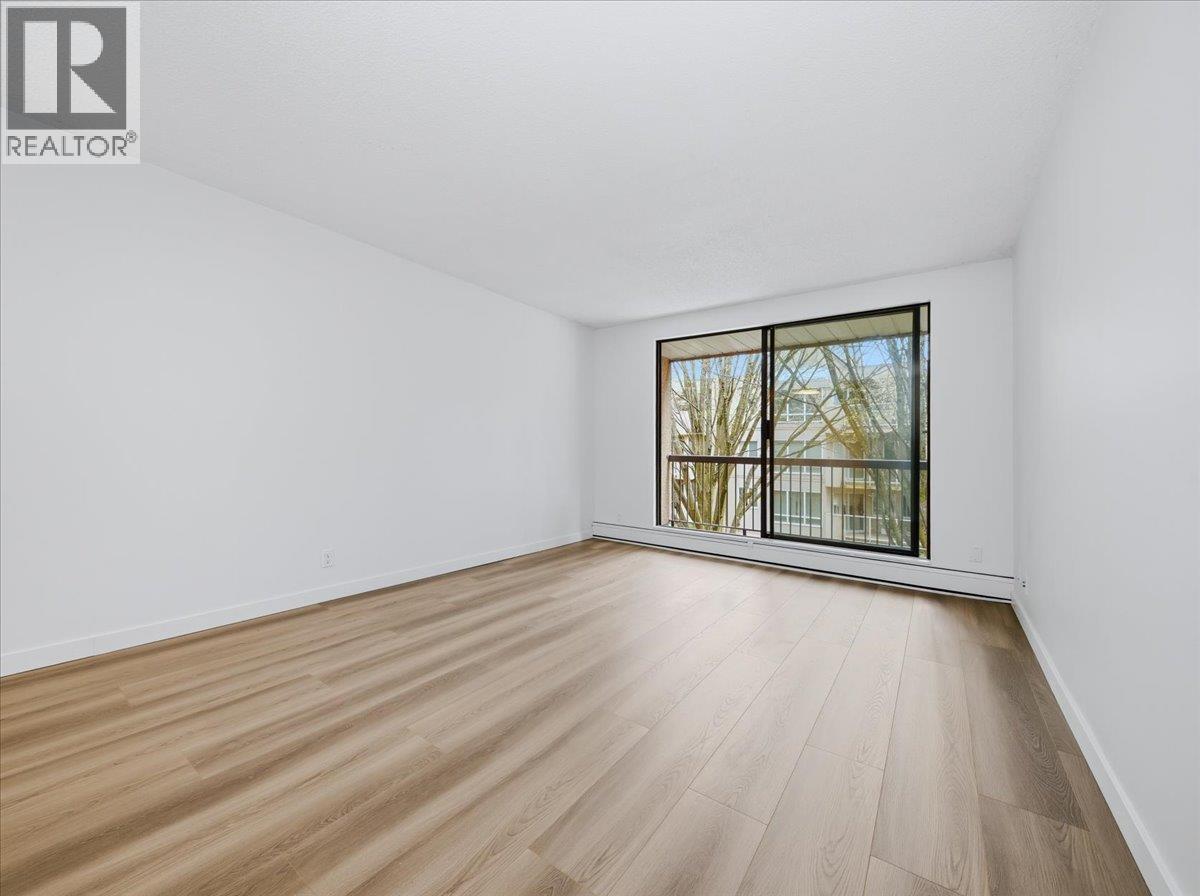 213 8511 ACKROYD Road - photo 2