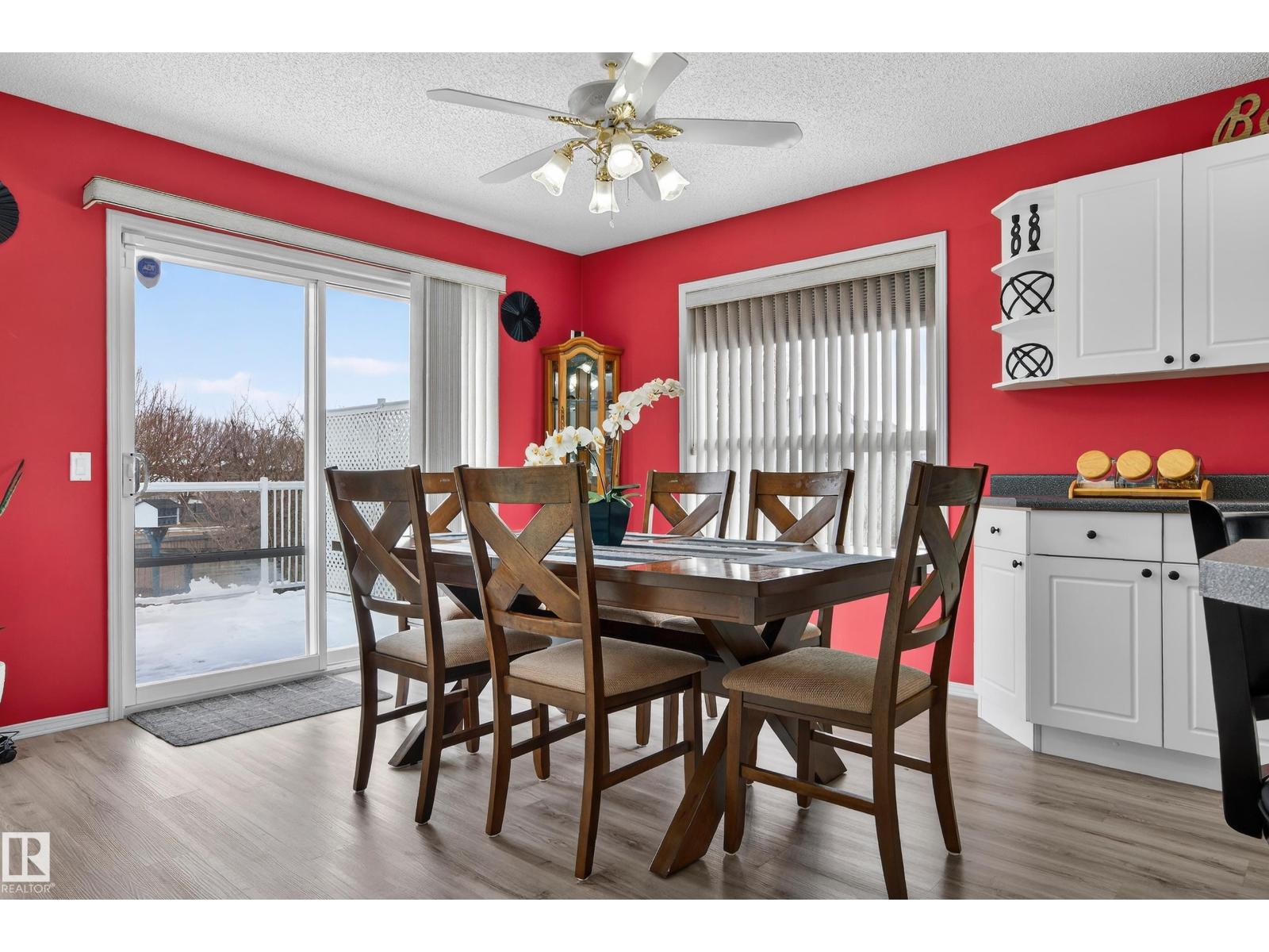 15215 44 ST NW NW, Edmonton