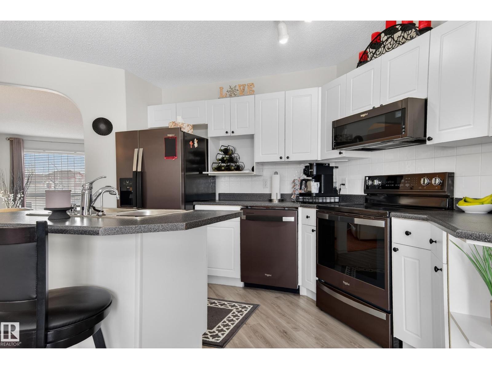 15215 44 ST NW NW, Edmonton